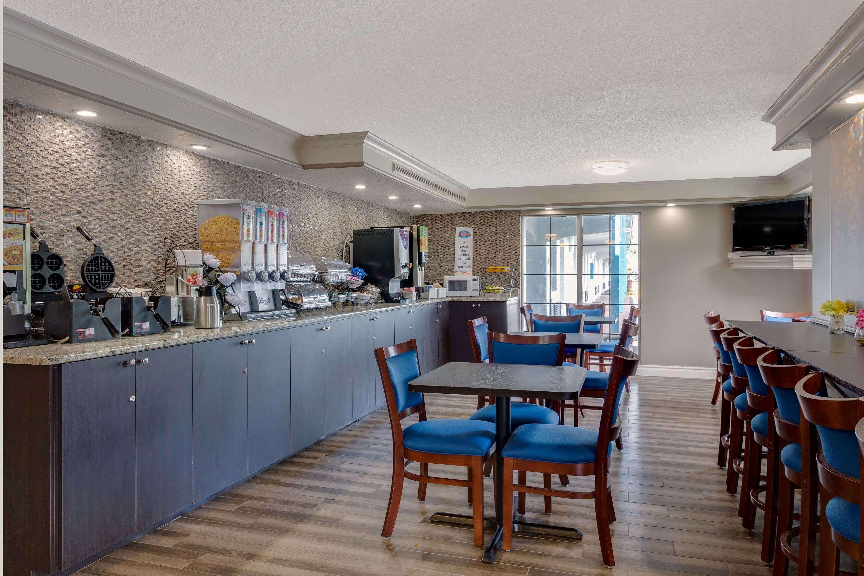 Baymont By Wyndham Jacksonville Orange Park Exterior photo
